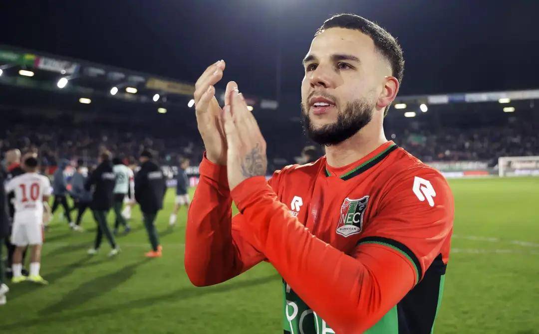 采访保持沉 采访保持沉