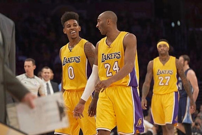 单脚落地稳 单脚落地稳